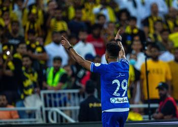 ناقد سعودي يوضح سر زيادة وزن سالم الدوسري مع الهلال