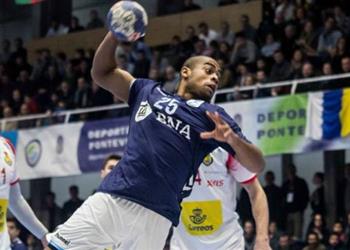 صورة وصول البطاقة الدولية لـ الأرجنتيني جيمس باركر لاعب يد الزمالك الجديد