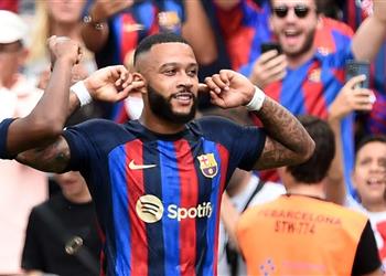 ديباي يوضح سبب بقاءه مع برشلونة رغم عروض الرحيل