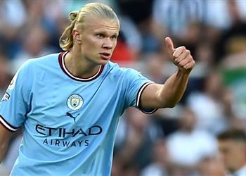 هالاند يفوز بجائزة أفضل لاعب جماهيري ا في الدوري الإنجليزي