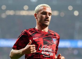 برشلونة يسعى لإيجاد حل ودي مع أتلتيكو مدريد بشأن قضية جريزمان