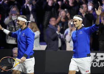 فيديو فيدرر يخسر في كأس ليفر ويضع كلمة النهاية لمسيرته بكرة التنس