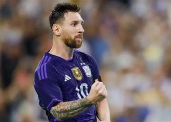 ميسي يؤجل قراره بشأن العودة إلى برشلونة أو التجديد مع باريس سان جيرمان