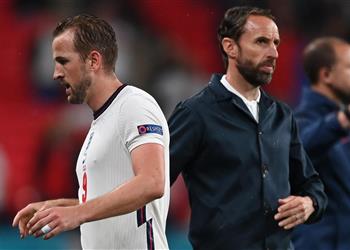 هاري كين يدافع عن ساوثجيت الحكم على إنجلترا في كأس العالم 2022
