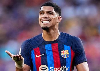 برشلونة يصدر بيان ا رسمي ا بشأن أروخو وموقفه من إجراء عملية جراحية