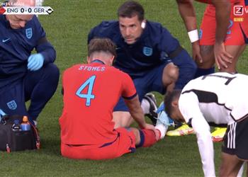 تقارير تتوقع موقف جون ستونز من ديربي مانشستر بعد إصابته مع إنجلترا