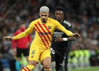 فينيسيوس يتسبب في صداع لـ تشافي قبل الكلاسيكو بين ريال مدريد وبرشلونة