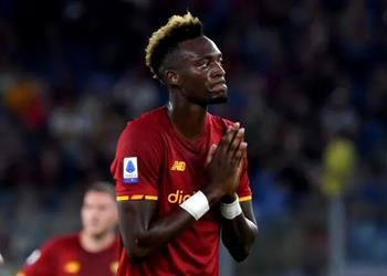 مانشستر يونايتد يستهدف التعاقد مع أبراهام