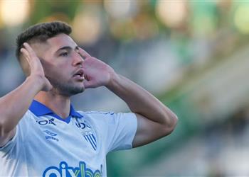 بعد ارتباطه بالأهلي نائب رئيس آفاي يعلن عبر بطولات موقفه من رحيل بيسولي