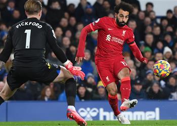 محلل BBC محمد صلاح لم يجد نفسه حتى الآن وليفربول سيعاني أمام إيفرتون