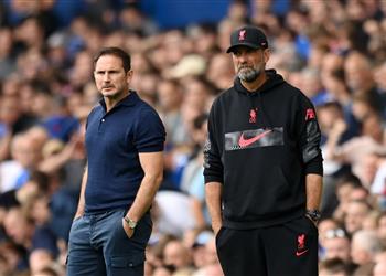 كلوب يوضح سبب تغيير مركز محمد صلاح أمام إيفرتون