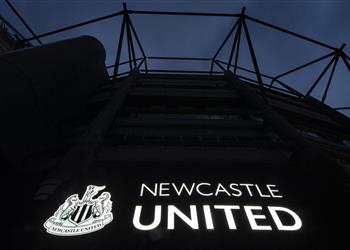 رسمي ا نيوكاسل يتفوق على برشلونة ويضم موهبة من أصول مصرية