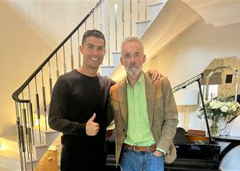 طبيب نفسي يكشف لجوء رونالدو له بعد إصابته بالاكتئاب