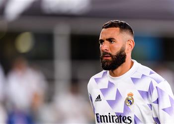 بنزيما يثير الجدل بتصرف غريب عبر وسائل التواصل الاجتماعي