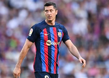 شرط جزائي وبند الفسخ المبكر تفاصيل مثيرة في عقد ليفاندوفسكي مع برشلونة