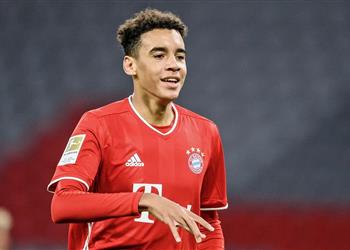 ليس بايرن ميونخ موسيالا ي علن عن ناديه المفضل في طفولته