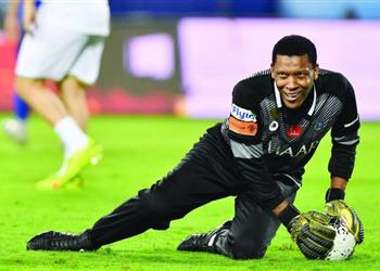 الدعيع حارس الهلال يتفوق على عواد والزمالك الأفضل في إفريقيا
