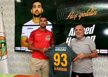 رسمي ا كوكا ينتقل إلى ألانيا سبور