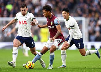 فيديو أستون فيلا يقهر توتنهام بثنائية نظيفة على ملعبه في الدوري الإنجليزي