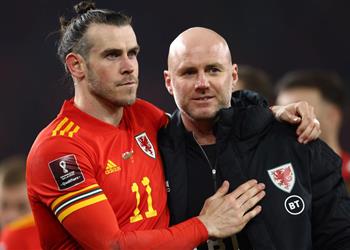 مدرب ويلز يعلق على اعتزال جاريث بيل ويصرح يستحق تمثال ا