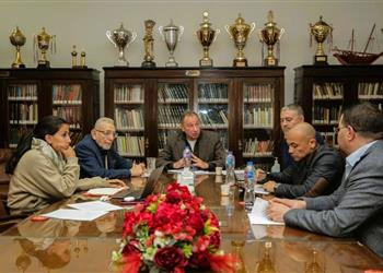 محمود الخطيب يعقد اجتماع ا مع شركة الكرة قبل كأس العالم للأندية