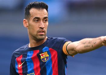 تقارير ليفربول يصارع برشلونة على بديل بوسكيتس