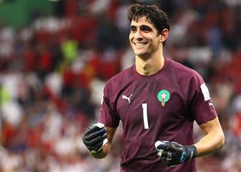 ياسين بونو على رأس المرشحين لجائزة أفضل حارس في العالم