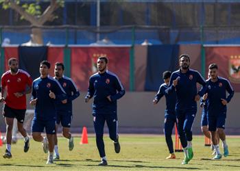 مران الأهلي كولر يحاضر اللاعبين فني ا وتدريبات استشفائية للأساسيين