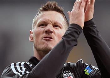 رسمي ا دفعة لـ مانشستر يونايتد بشكتاش يعلن فسخ عقد فيجورست