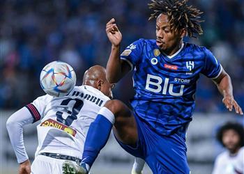 بالفيديو الهلال يصعد لوصافة الدوري السعودي بثنائية في العدالة