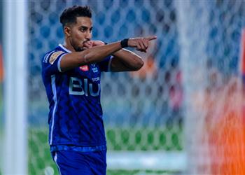 فيديو الدوسري والشهري يسجلان هدفي الهلال الأول والثاني أمام العدالة