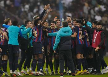 فيديو أول ألقاب تشافي برشلونة يحقق السوبر الإسباني بثلاثية ممتعة أمام ريال مدريد