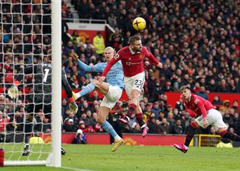 رغم النتائج الجيدة لوك شاو يصدم جماهير مانشستر يونايتد