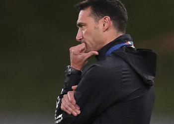 سكالوني ميسي أفضل من مارادونا في التاريخ وتمنيت لاعب برشلونة أرجنتيني ا