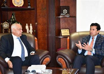 وزير الرياضة يستقبل فرج عامر لبحث مطالبه بشأن نادي سموحة
