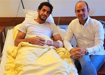 مصطفى شوبير يصل إلى النمسا لإجراء جراحة غضروف الركبة