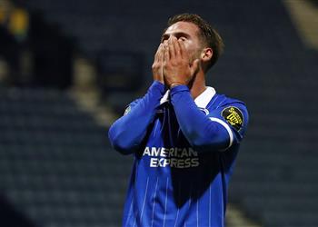 مدرب برايتون يعلق على مستقبل أليستير بعد أدائه في كأس العالم