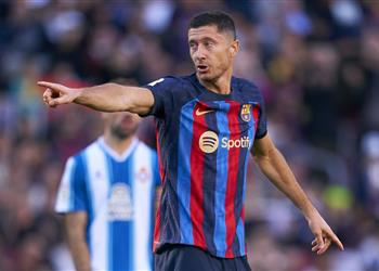 إسبانيول يقدم شكوى رسمية ضد برشلونة وليفاندوفسكي