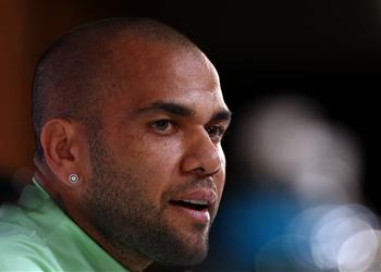 تقارير قاض إسباني يأمر بسجن داني ألفيس احتياطي ا