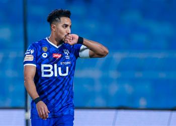 فيديو سالم الدوسري يسجل هدف الهلال الثاني أمام أبها