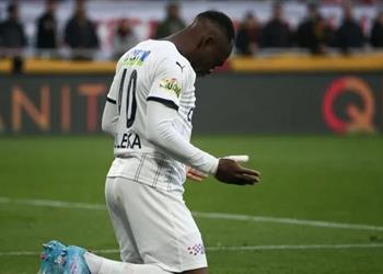 فاناتيك التركية بشكتاش يرفض عرض الأهلي لضم موليكا وي حدد السعر المناسب