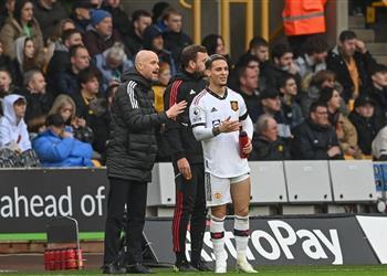 تين هاج يدافع عن أنتوني بعد انتقادات فرديناند