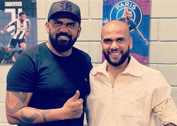 شقيقه بعد اعتقاله في إسبانيا داني ألفيس ضحية مؤامرة شيطانية