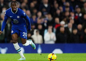 بسبب الأزمة المالية يوفنتوس يسعى للاستفادة من دينيس زكريا