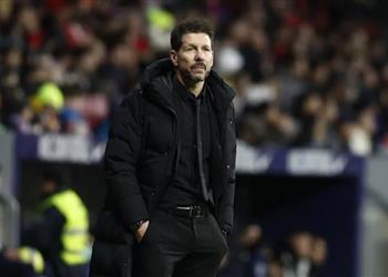 سيميوني ينتقد التحكيم ويثير الشكوك بشأن مستقبله مع أتلتيكو بعد الهزيمة أمام ريال مدريد