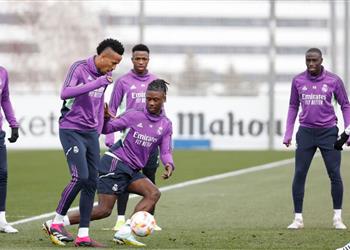 آس توضح المدة المتوقعة لغياب ميندي عن ريال مدريد وتطورات المصابين قبل مواجهة سوسيداد