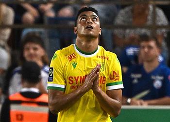 لاعب عربي جديد يزامل مصطفى محمد في نانت