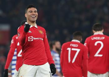 كاسيميرو محذر ا منافسي مانشستر يونايتد نسير في طريق الفوز بالألقاب