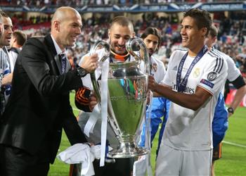 زيدان يتخذ قراره النهائي بشأن التدريب في الدوري الإنجليزي