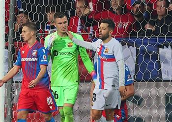 برشلونة يعلن تسجيل حارسه قبل مباراة إنتر سيتي في كأس إسبانيا